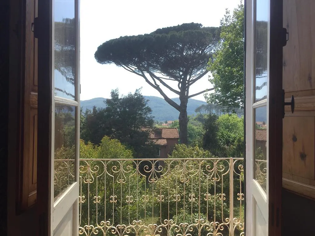 Villa Carlotta Sarzana 0*,