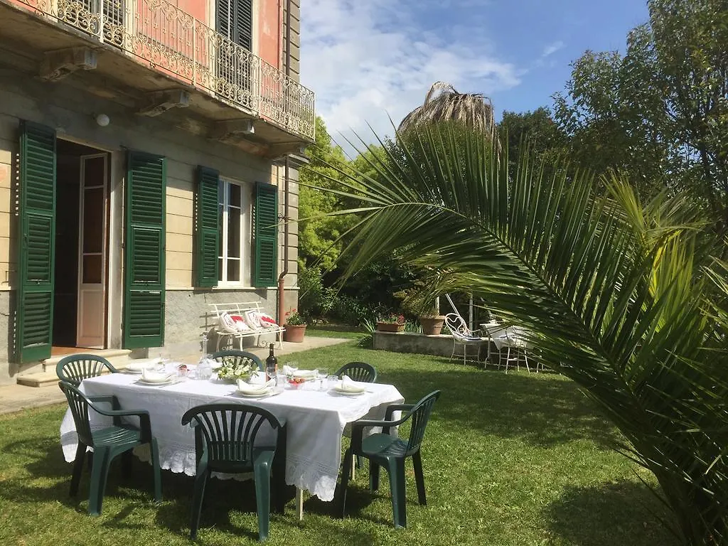 Villa Carlotta Sarzana 0*,